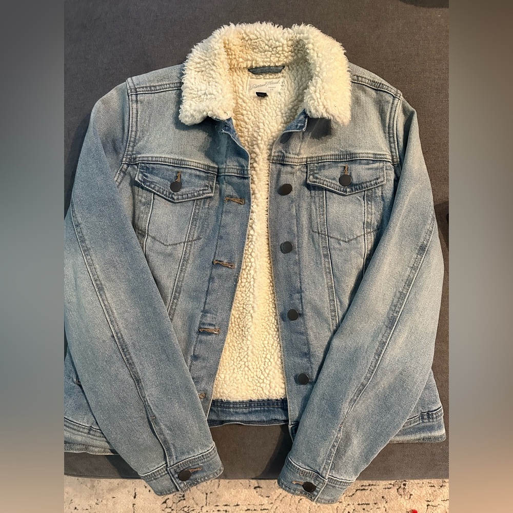 Universal thread fleece lined jean jacket